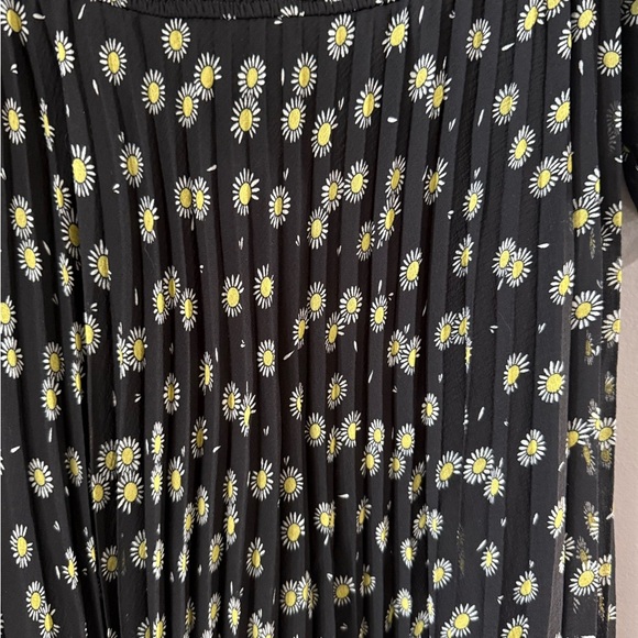 Meilleur Moment Elegant Black Floral Midi Dress - Picture 12 of 13